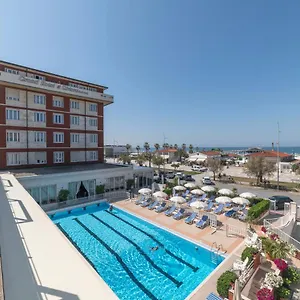 Hotel Grand & Riviera